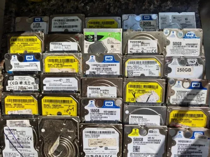 Lote 30 Hds de 2,5 com defeitos! Várias marcas e capacidades, até 1TB. (Leia a descrição)!
