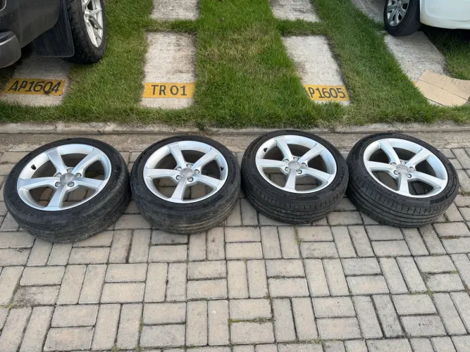 Aro 17 com pneus seminovos