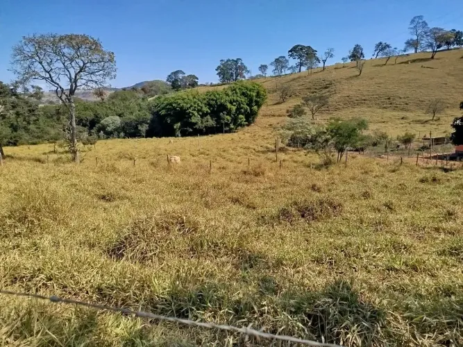 Terreno em Passa Tempo   MG. 4 mil metros totalmente plano OPORTUNIDADE com agua corrente