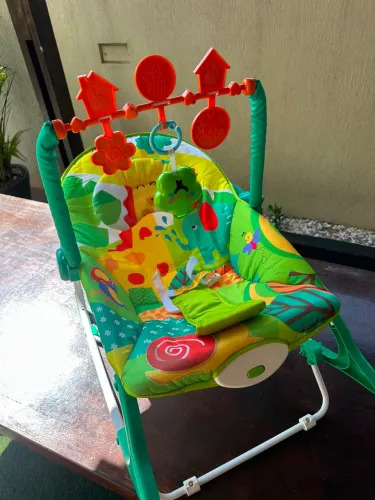 Cadeirinha de descanso para bebê