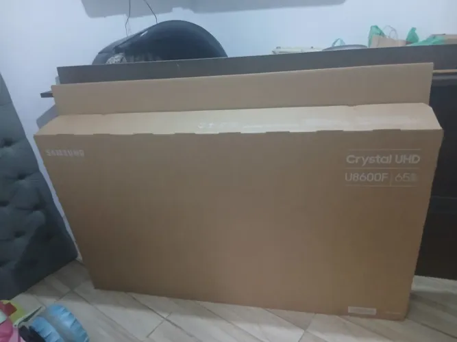 Caixa de TV de 65 Polegadas 