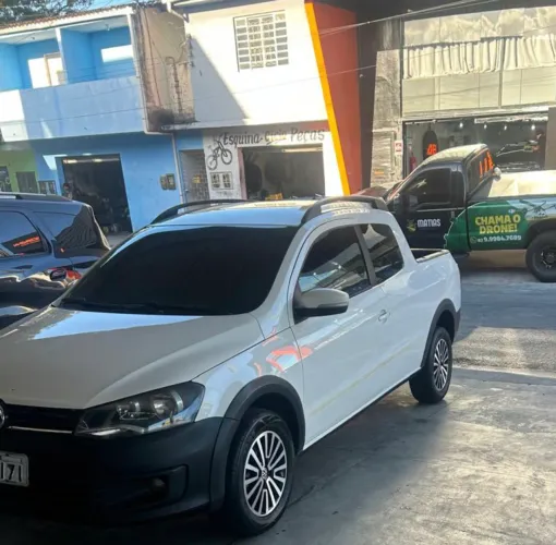 Volkswagen Saveiro Highline 1.6 T. Flex 8V CD 2016