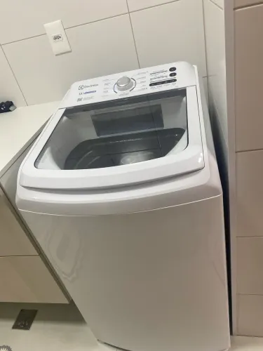 Máquina de lavar roupas eletrolux