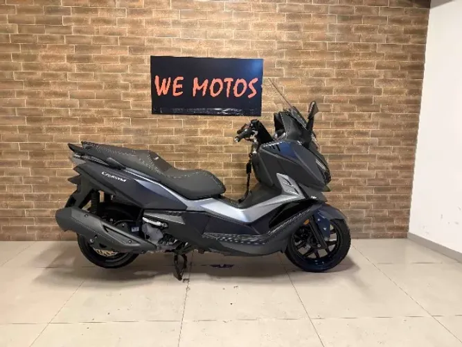 Dafra Cruisym 300 2025