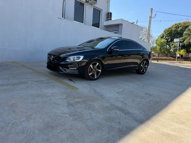 Volvo S60 T-6 R-design 2.0 306cv FWD 4P 2016