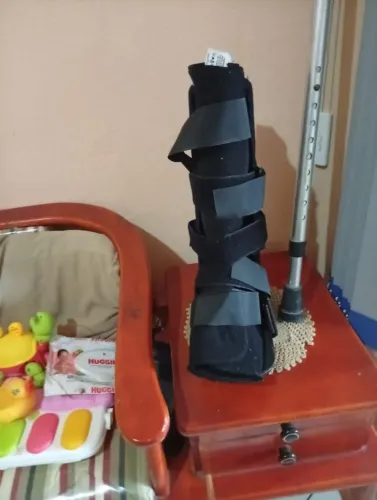 Vende se bota e muleta