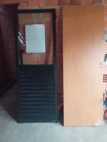 Vendo duas portas 
