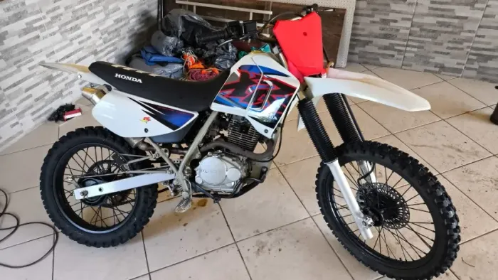 XR200 Pra Trilha