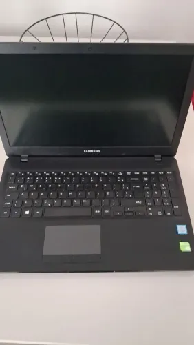 Notebook Samsung Expert i5-7200U | 8GB | Placa de Vídeo GeForce 920MX 2GB
