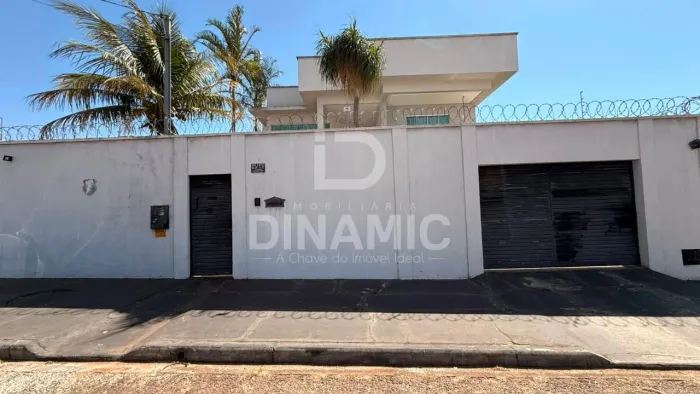Sobrado de Alto Padrão para Locação - Setor Moinho dos Ventos.