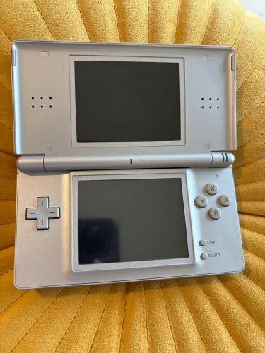 Nintendo DS Lite 