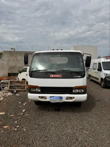 caminhão plataforma guincho GMC