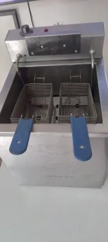 Fritadeira industrial elétrica Ribeiro inox Água e Óleo 1 Cuba 18 L