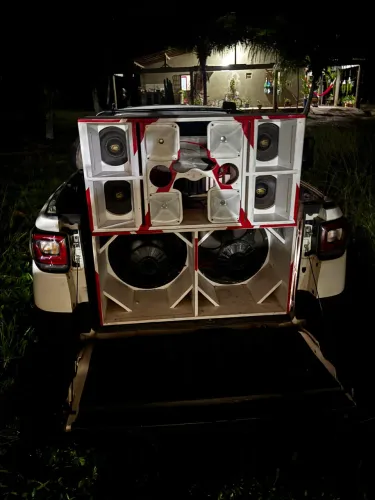 SOM AUTOMOTIVO FORTE COMPLETO (18, JBL, TARAMPS 4000) - OPORTUNIDADE