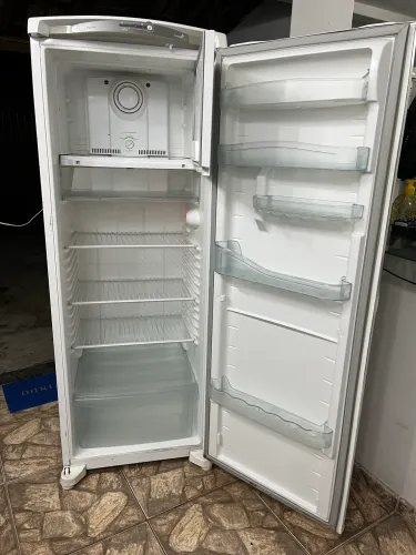 Vendo geladeira consul facilite fross free 365 litros 