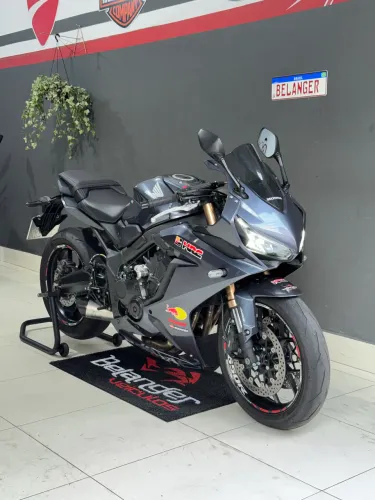 Honda cbr 650r 2021 completa em acessórios