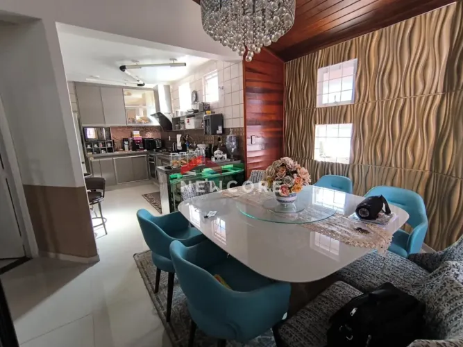 Casa em Avenida Américo Walter Buchvieser - Parque Santa Marta - São Carlos/SP