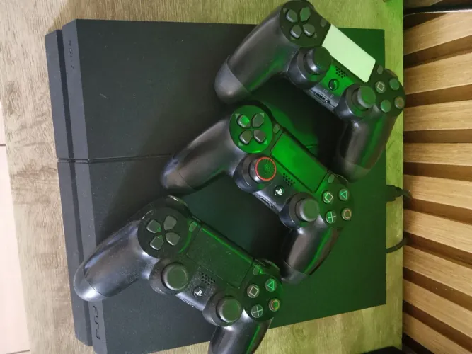 PS4 COM 3 CONTROLES + EAFC 25