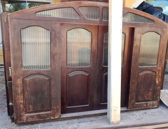 Janelas e portas usadas de macacaúba