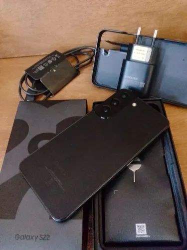 SAMSUNG GALAXY S22