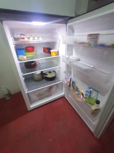 Geladeira LG Inverter Branca Semi Nova ? Proteção contra oscilações e quedas de energia