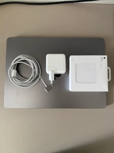 Cabo e fonte MacBook Air