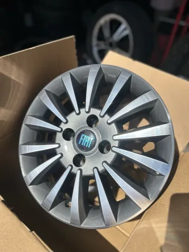 Jogo de rodas r14 modelo Fiat NOVAS
