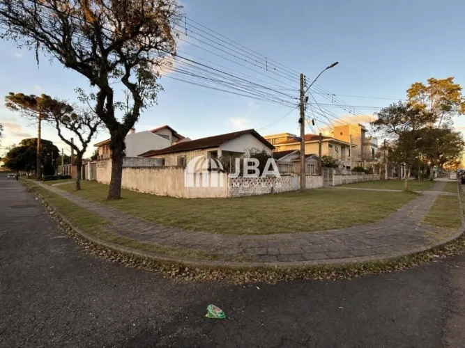 TERRENO DE ESQUINA PRÓXIMO CENTRO POLITÉCNICO