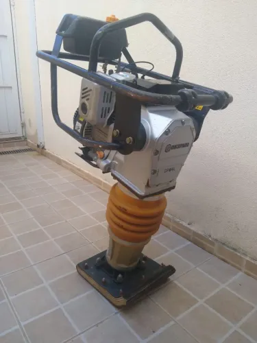 Compactador a Gasolina