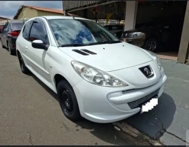 Peugeot 207 XR 1.4 Flex 8V 3P 2010