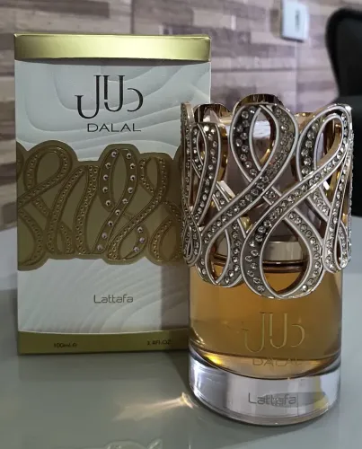 Perfume Árabe Dalal 100ml novo sem lacre original espirrado 2 vezes para teste