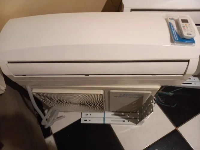 Central de ar 12  mil btus em perfeito estado 