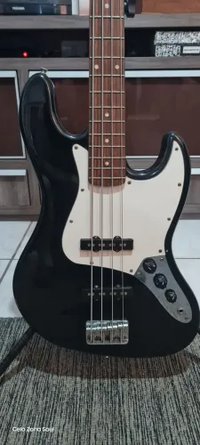Baixo Squier Jazz bass Affinity R$ 2.000,00 whats *