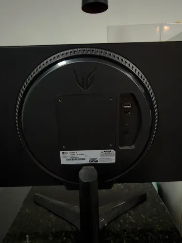 Monitor LG Ultragear 24? 144hz 1ms FULL HD