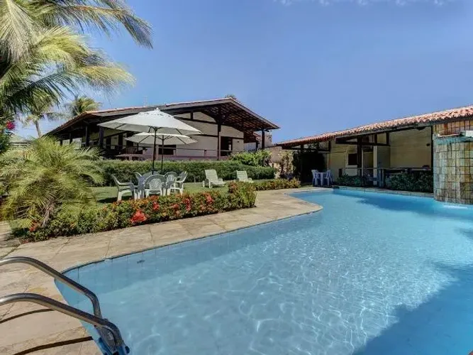 ALUGO POR TEMPORADA Linda Casa - 4 Quartos com AR/TV  - 200m da Praia - Próxima Beach Park