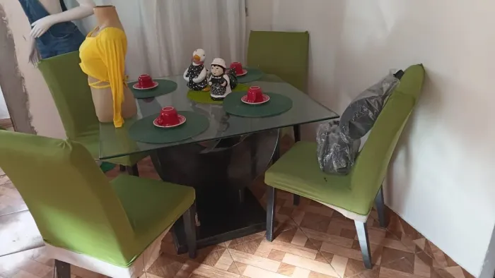 Mesa de vidro madeira maciça c/ 4 cadeiras