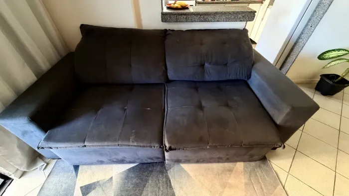 Sofá retrátil e reclinável, medindo 2,20m x 1m