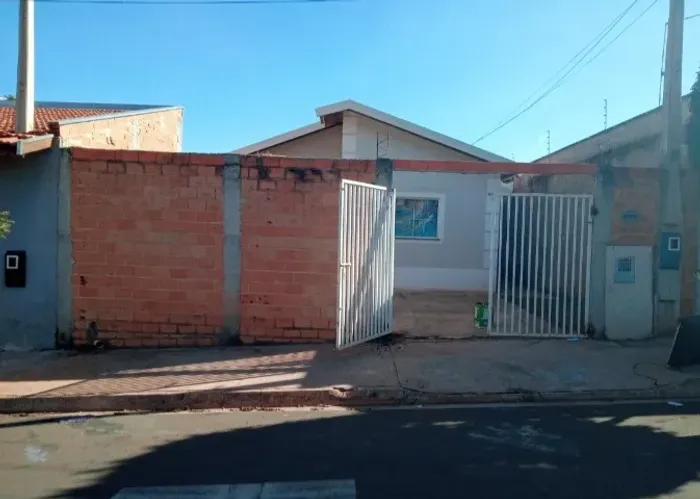 Casa à venda em Pirassununga SP 