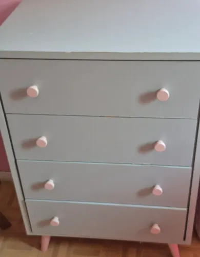 Guarda roupa e cômoda infantil