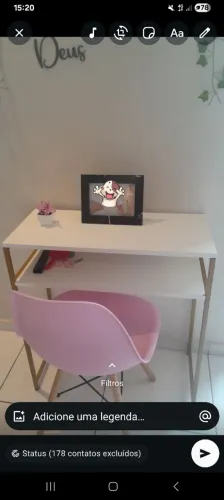 Vendo mesinha para manicure 
