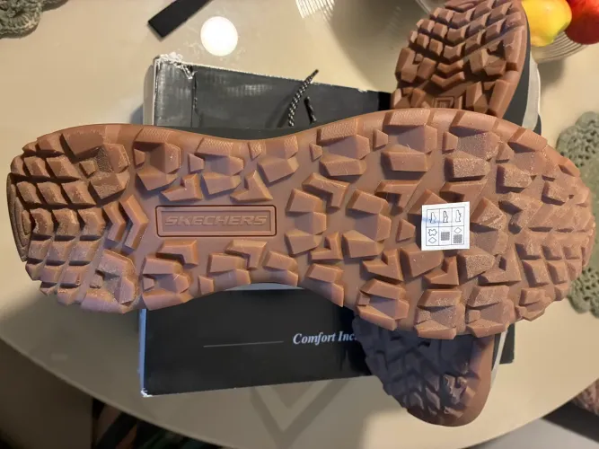 Skechers 46