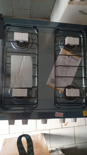 Vendo um fogão de 4 bocas novo na caixa