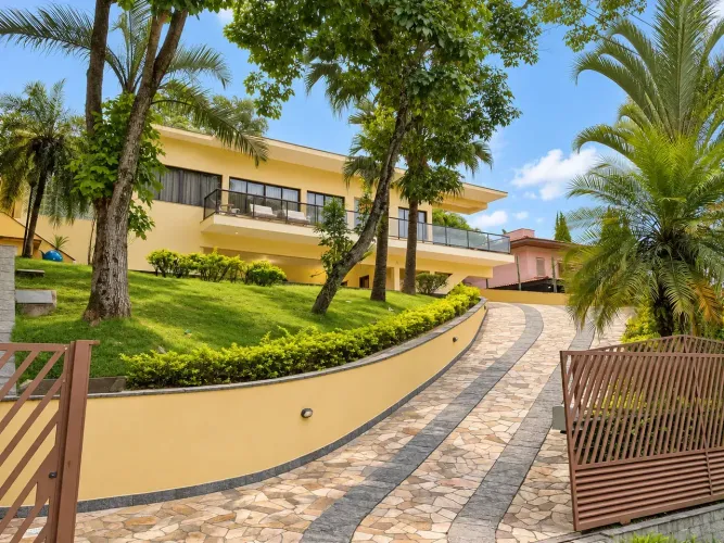 Casa de condomínio para venda com 491 metros quadrados com 5 quartos
