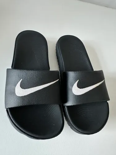 Chinelo Nike infantil n30