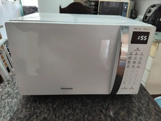 Micro-ondas Panasonic 26 litros com garantia de 90 dias