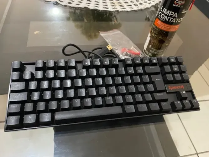 TECLADO MECÂNICO REDRAGON KUMARA K552 - ORIGINAL + KIT LIMPEZA