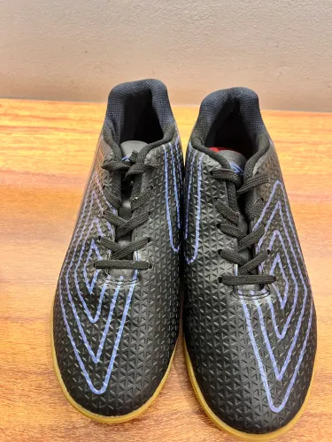 Chuteira Futsal infantil  Umbro novinha 33/34
