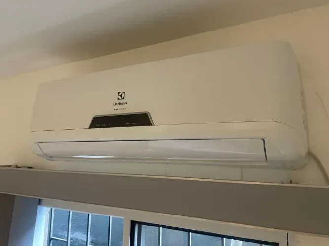 Ar-Condicionado Electrolux Split 9.000 Btus Frio Linha Ecoturbo (VI09F/VE09F) - 220V