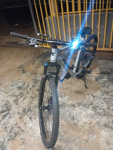 Vendo Bicicleta KRW 3.0 24v Aro 29 Tamanho 21 - Novíssima + Acessórios