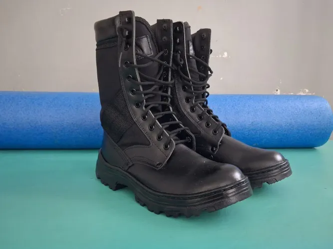 Vendo coturno (bota), nova, número 39